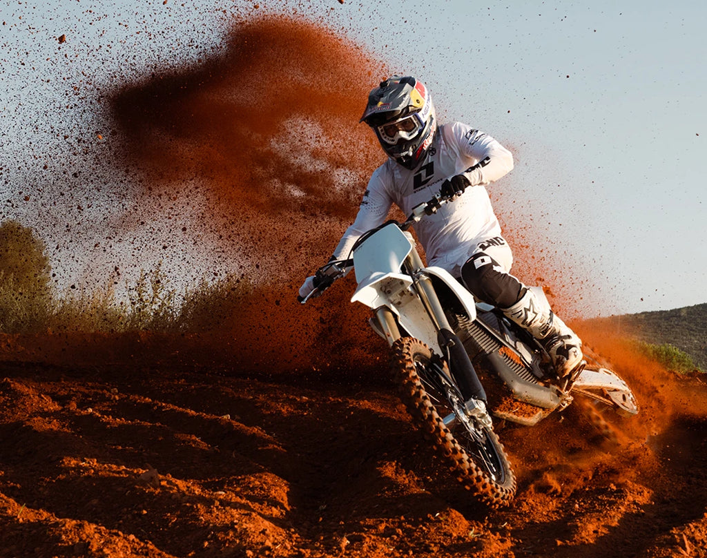 Stark VARG MX 1.2 – v zatáčce