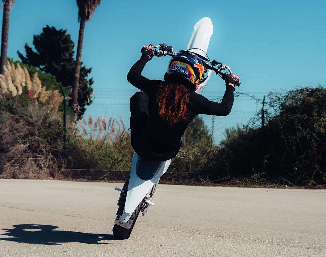 Stark VARG SM – wheelie