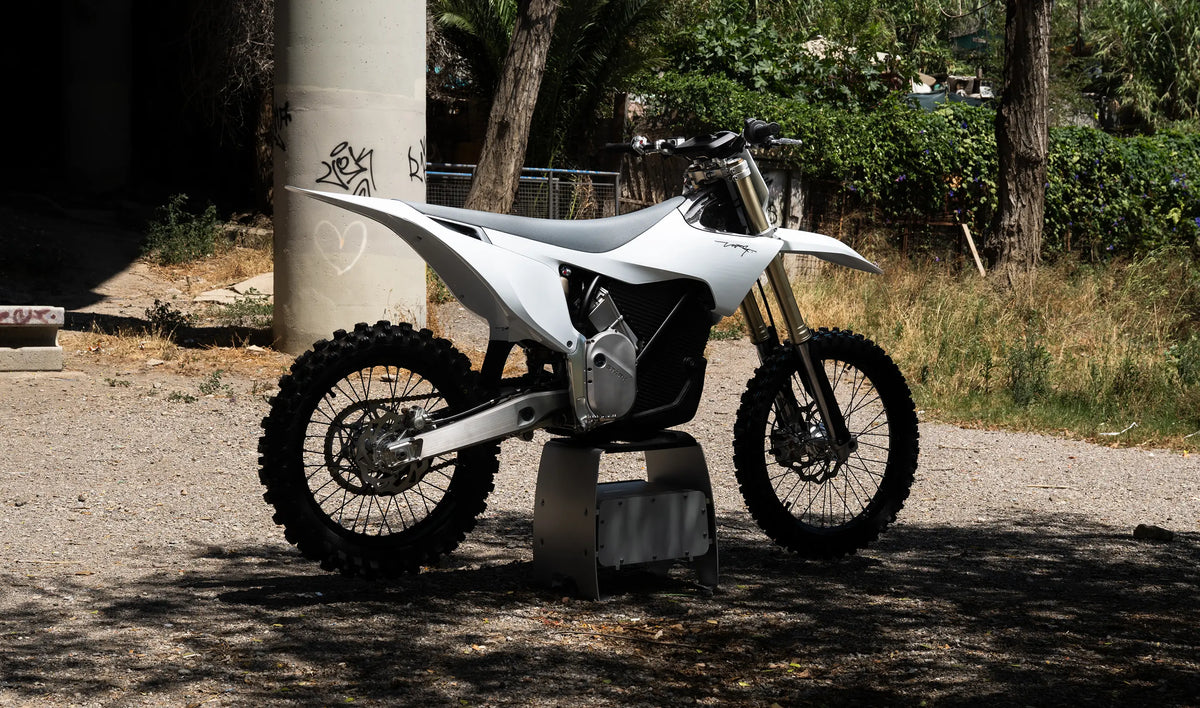 Stark VARG MX 1.2 – Snow White (bílá)