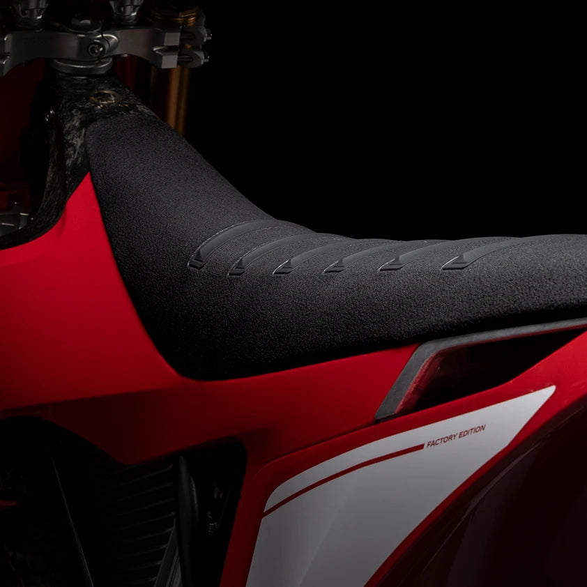 Stark VARG MX Factory Edition – sedlo Grip