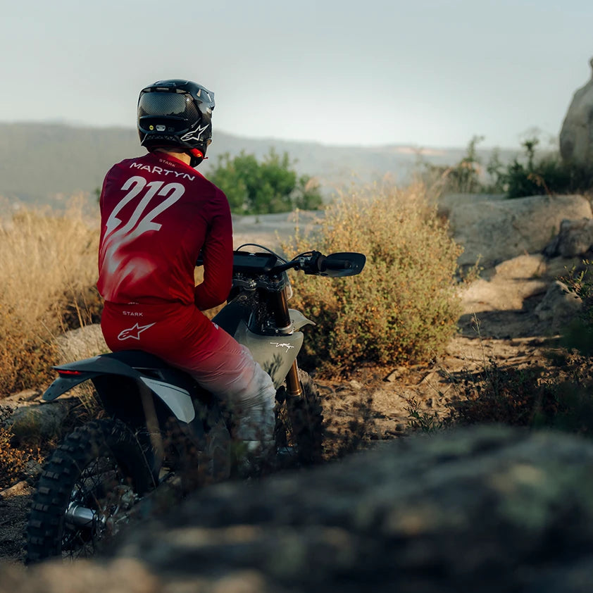 Stark VARG MX Factory Edition – jezdec